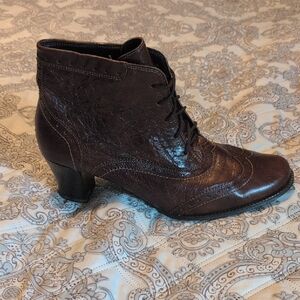 Elegant Brown Leather Ankle Boots By Dorndorf